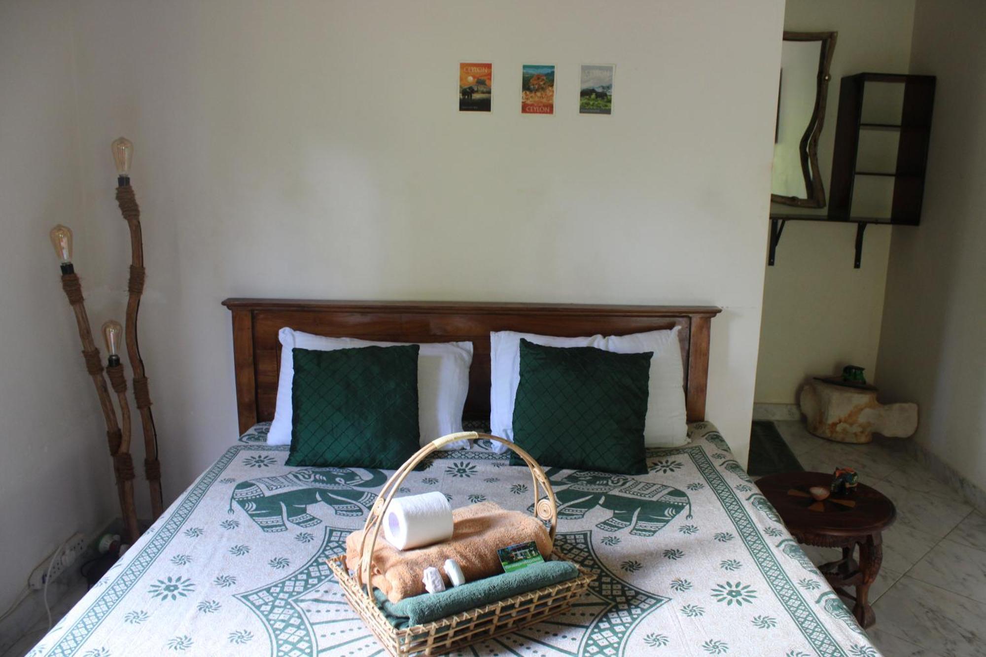 The Escape With Jadeon Hotel Unawatuna Bagian luar foto